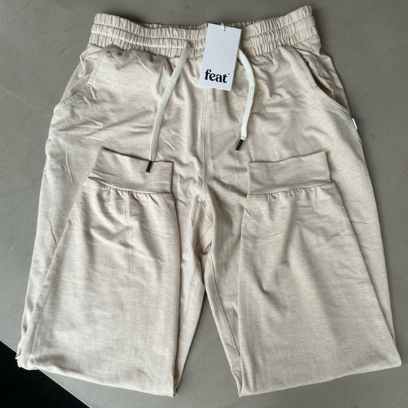 NWT Feat Roam Joggers - Picture 3 of 6